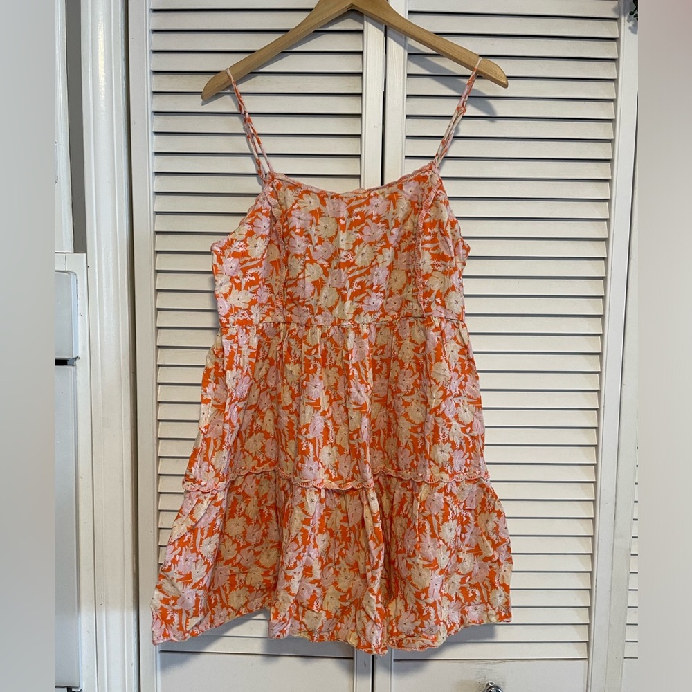 Ur­ban Out­fit­ters Han­na Scal­lop Baby­doll Mi­ni Dress - Size L